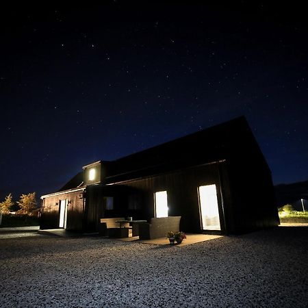 Black Barn Skye - Contemporary 3 Bed / 4 Bath Home Broadford  Exterior photo