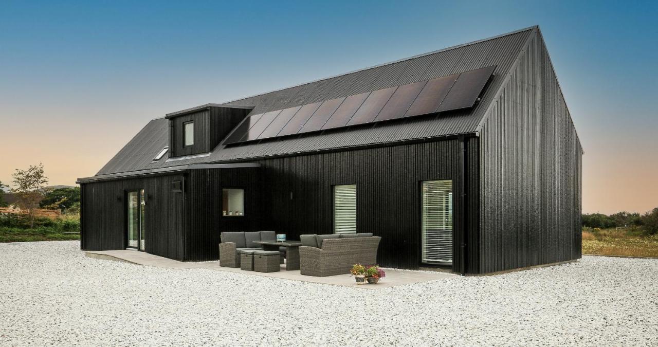 Black Barn Skye - Contemporary 3 Bed / 4 Bath Home Broadford  Exterior photo